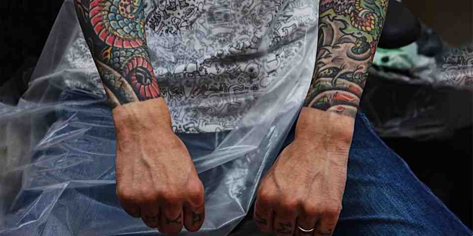Are tattoos illegal in the UK?